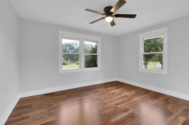 407 Dow Dr, Shelbyville, TN 37160