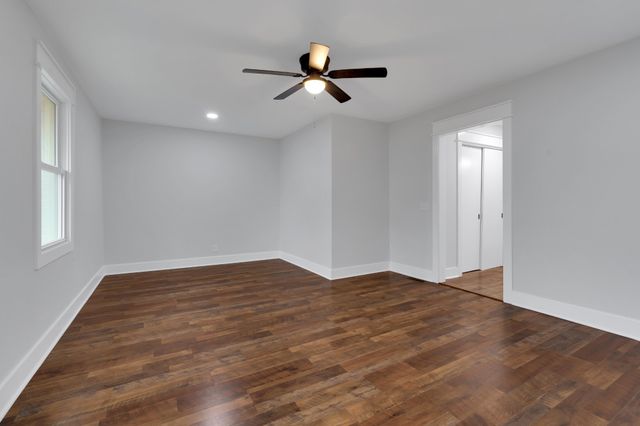 407 Dow Dr, Shelbyville, TN 37160