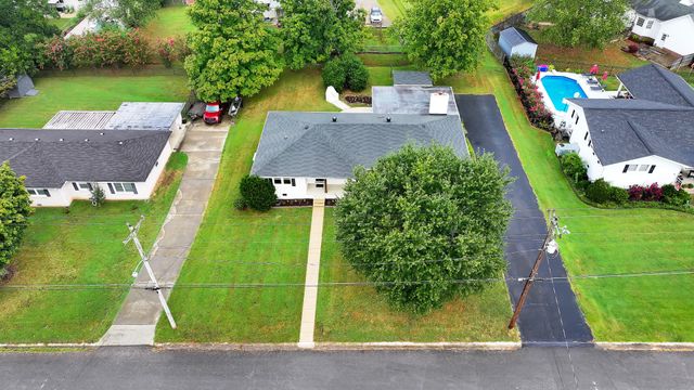 407 Dow Dr, Shelbyville, TN 37160