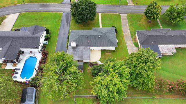 407 Dow Dr, Shelbyville, TN 37160