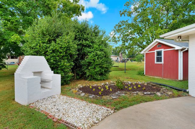 407 Dow Dr, Shelbyville, TN 37160