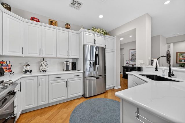 2241 Stepping Stone Ln, Lincoln, CA 95648