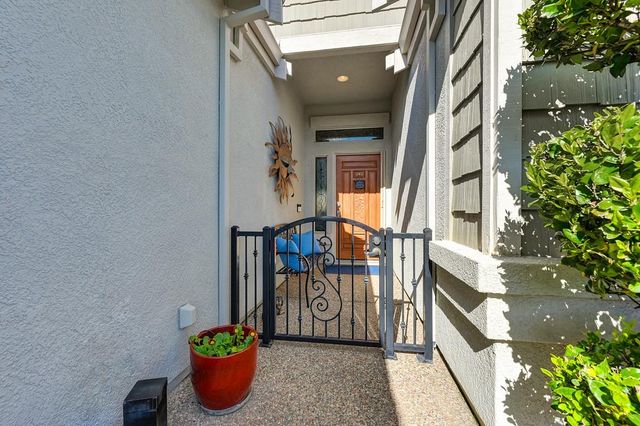 2241 Stepping Stone Ln, Lincoln, CA 95648