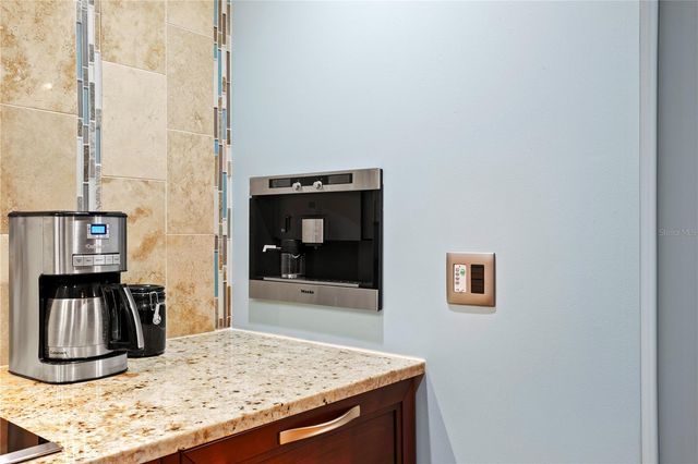 5101 W PLATT STREET, Tampa, FL 33609