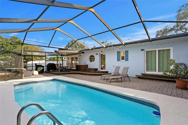 5101 W PLATT STREET, Tampa, FL 33609