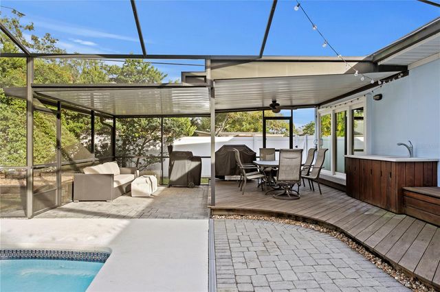 5101 W PLATT STREET, Tampa, FL 33609