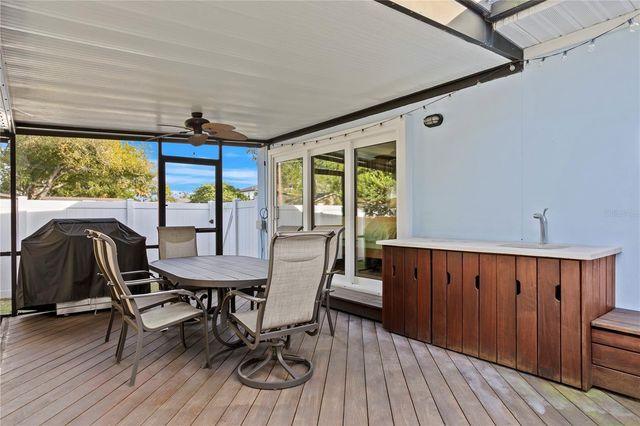 5101 W PLATT STREET, Tampa, FL 33609