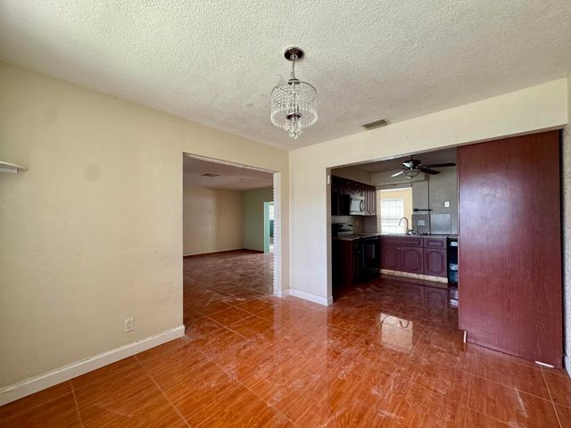 3941 NW 36th Terrace, Lauderdale Lakes, FL 33309