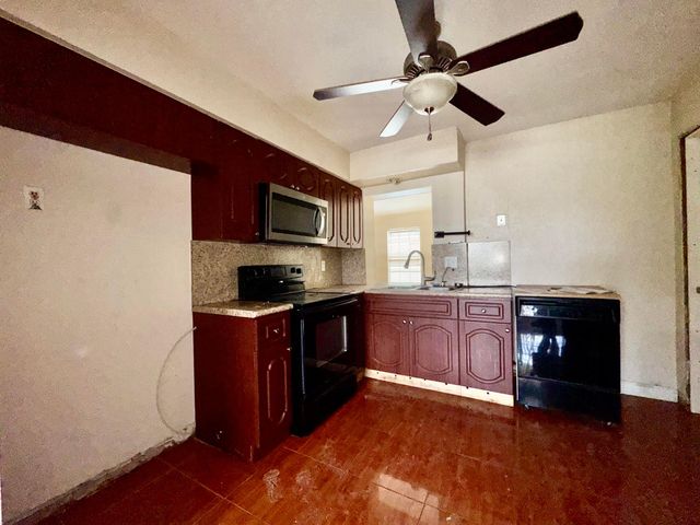 3941 NW 36th Terrace, Lauderdale Lakes, FL 33309