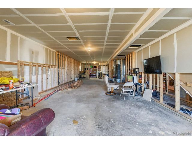 3322 Bella Luna Dr, Pueblo, CO 81001