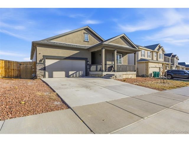 3322 Bella Luna Dr, Pueblo, CO 81001