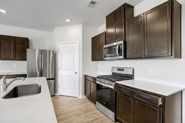 7452 Brady Ln, Antioch, TN 37013