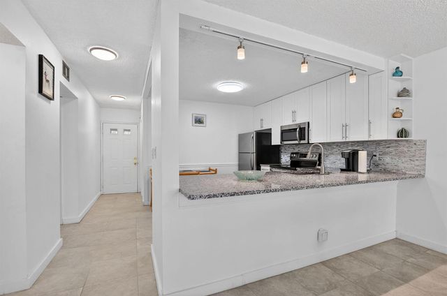 9110 Fairbanks Lane 5, Boca Raton, FL 33496