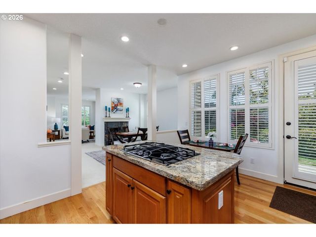 2303 Nw STIMPSON Ln, Portland, OR 97229