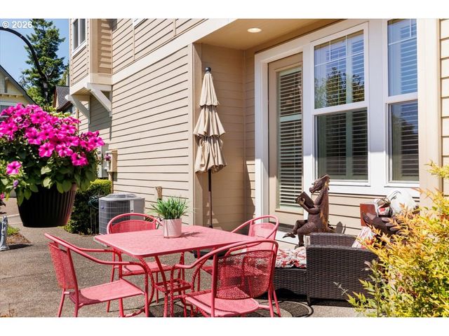 2303 Nw STIMPSON Ln, Portland, OR 97229