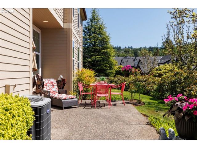 2303 Nw STIMPSON Ln, Portland, OR 97229