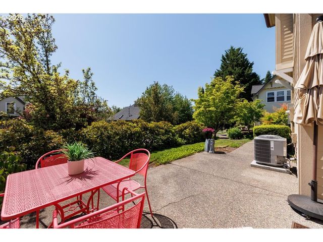 2303 Nw STIMPSON Ln, Portland, OR 97229