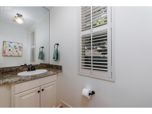 2303 Nw STIMPSON Ln, Portland, OR 97229