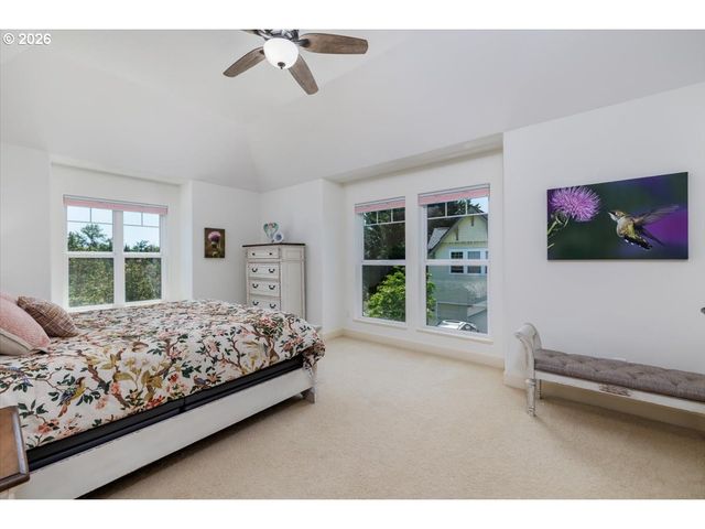 2303 Nw STIMPSON Ln, Portland, OR 97229