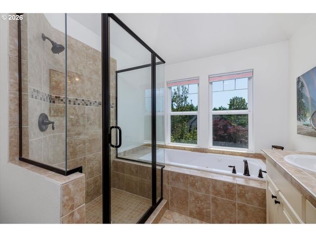 2303 Nw STIMPSON Ln, Portland, OR 97229