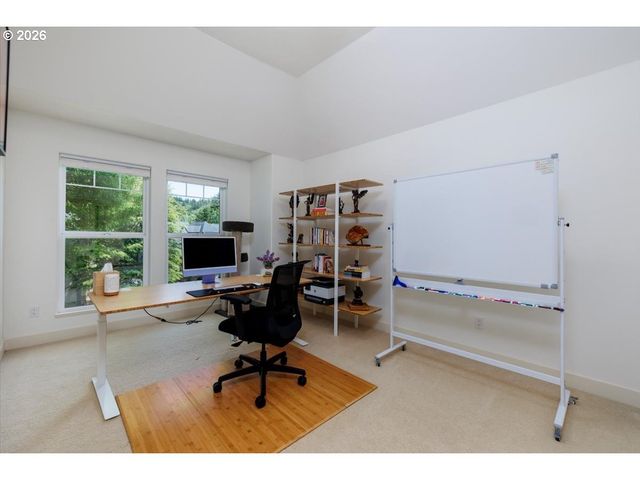 2303 Nw STIMPSON Ln, Portland, OR 97229