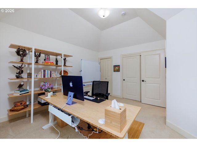 2303 Nw STIMPSON Ln, Portland, OR 97229