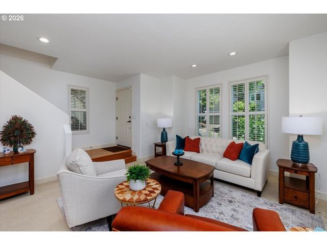 2303 Nw STIMPSON Ln, Portland, OR 97229