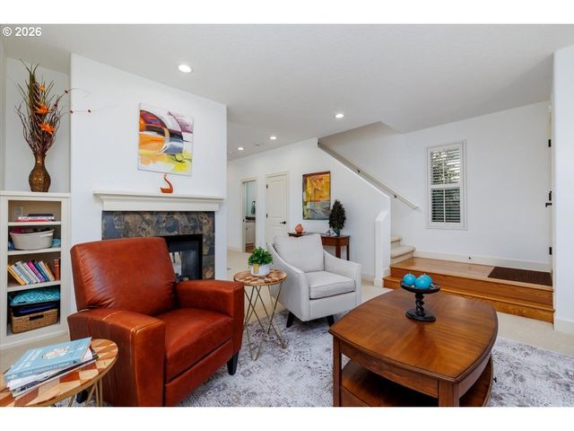 2303 Nw STIMPSON Ln, Portland, OR 97229