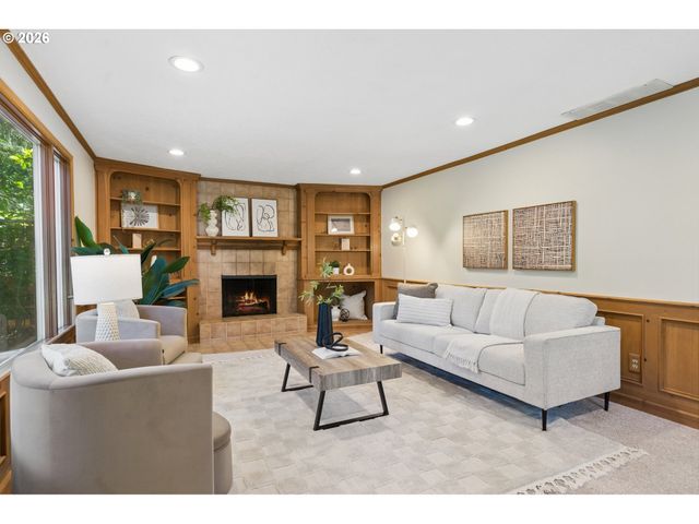 5253 TIMBERGROVE St, Lake Oswego, OR 97035