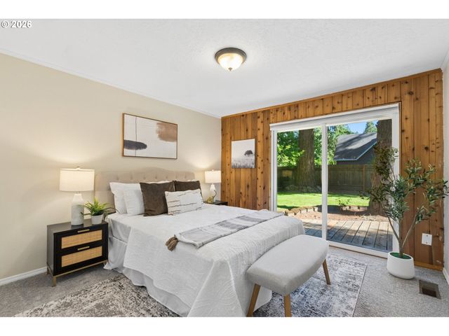 5253 TIMBERGROVE St, Lake Oswego, OR 97035
