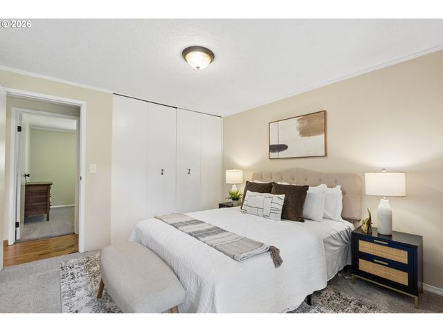 5253 TIMBERGROVE St, Lake Oswego, OR 97035