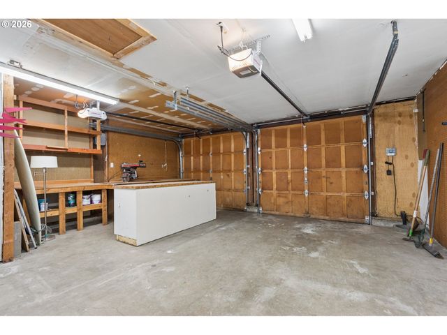 5253 TIMBERGROVE St, Lake Oswego, OR 97035