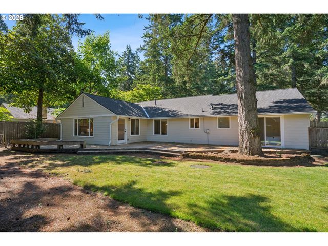 5253 TIMBERGROVE St, Lake Oswego, OR 97035