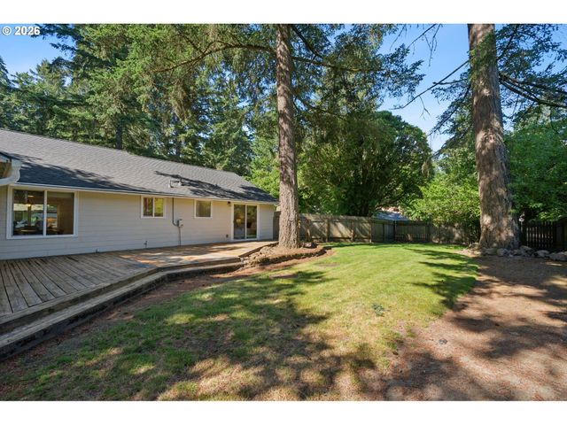 5253 TIMBERGROVE St, Lake Oswego, OR 97035