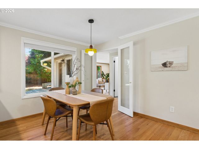 5253 TIMBERGROVE St, Lake Oswego, OR 97035