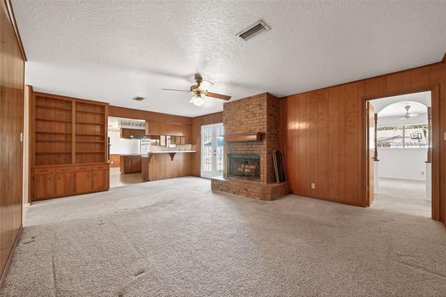 1215 Easy Street, Rosenberg, TX 77471