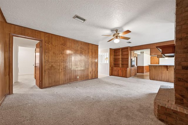 1215 Easy Street, Rosenberg, TX 77471