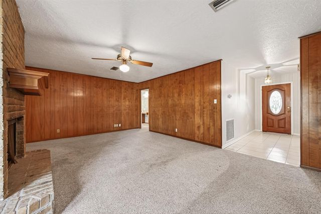 1215 Easy Street, Rosenberg, TX 77471