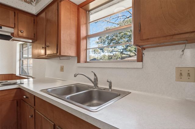 1215 Easy Street, Rosenberg, TX 77471