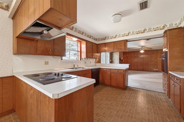 1215 Easy Street, Rosenberg, TX 77471