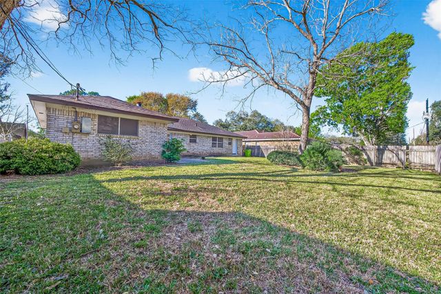 1215 Easy Street, Rosenberg, TX 77471