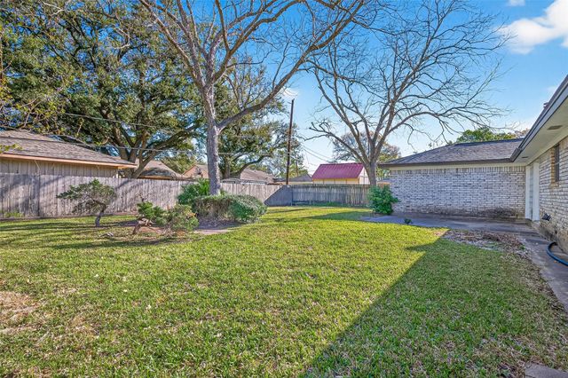 1215 Easy Street, Rosenberg, TX 77471