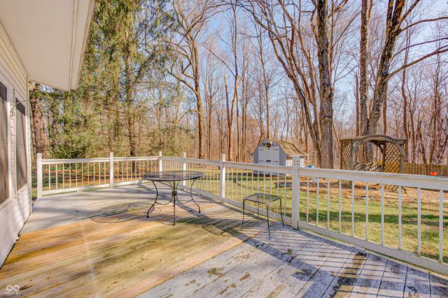 9525 N Lick Creek Road, Morgantown, IN 46160