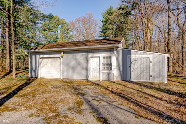 9525 N Lick Creek Road, Morgantown, IN 46160