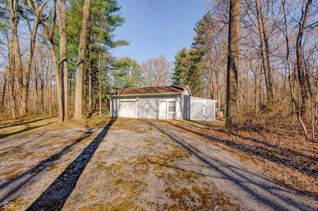 9525 N Lick Creek Road, Morgantown, IN 46160