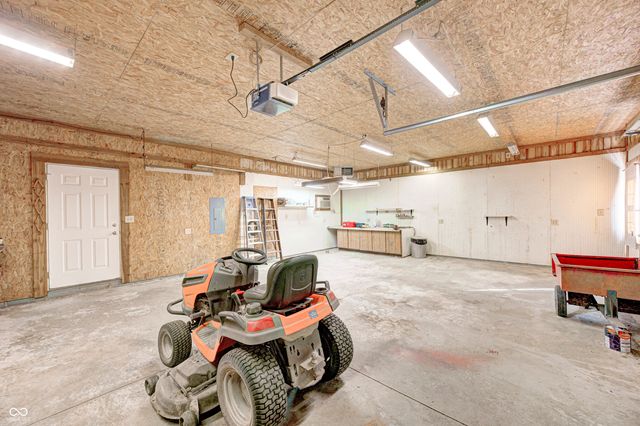 9525 N Lick Creek Road, Morgantown, IN 46160