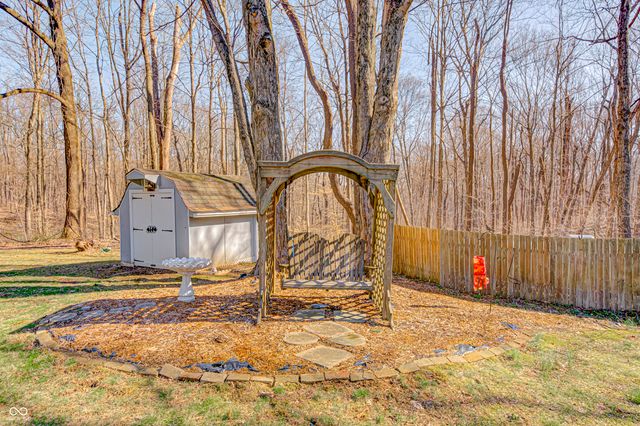 9525 N Lick Creek Road, Morgantown, IN 46160