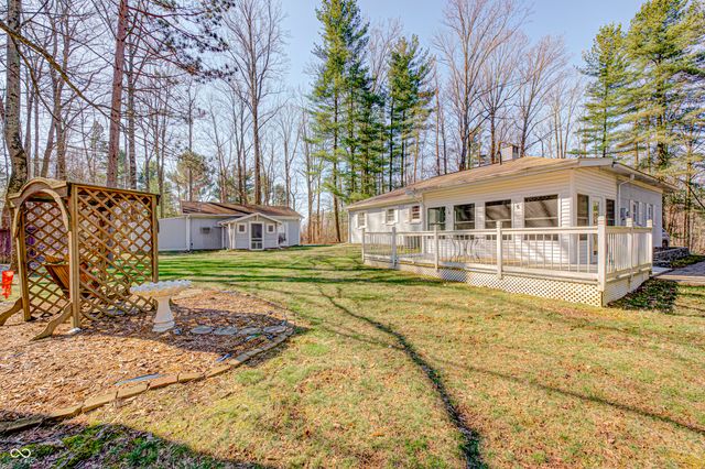 9525 N Lick Creek Road, Morgantown, IN 46160