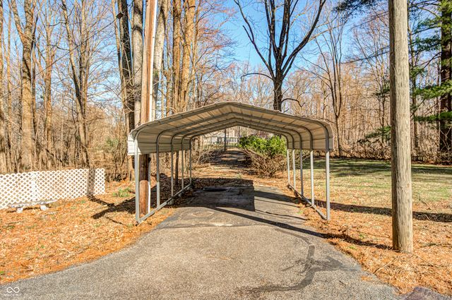 9525 N Lick Creek Road, Morgantown, IN 46160