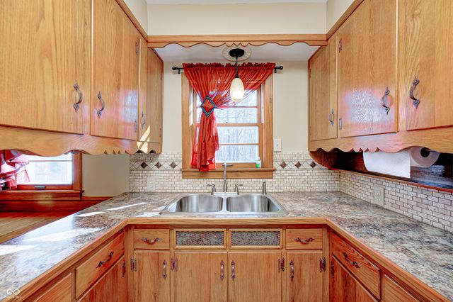 9525 N Lick Creek Road, Morgantown, IN 46160